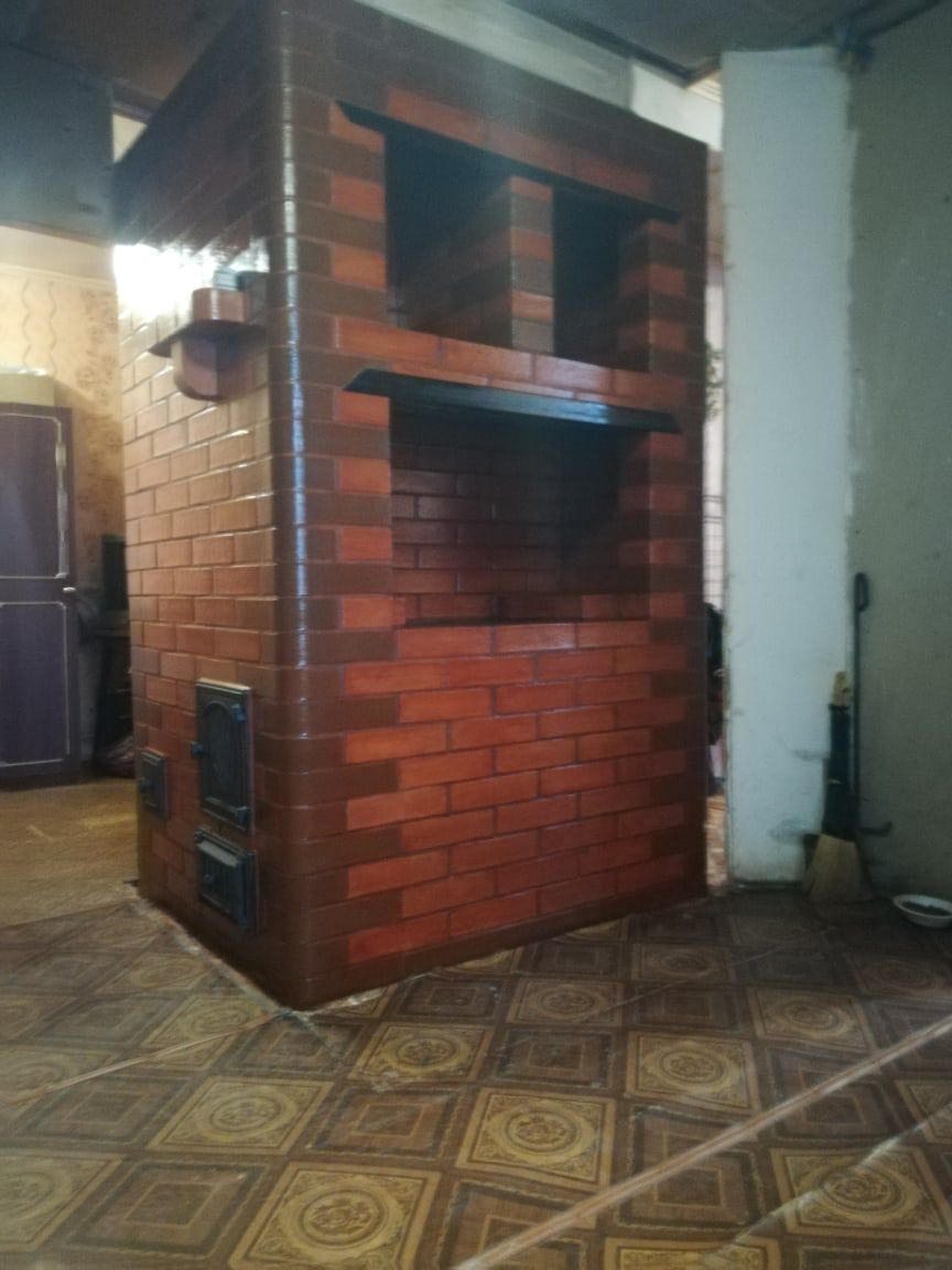 кирпичная печь в деревянном доме